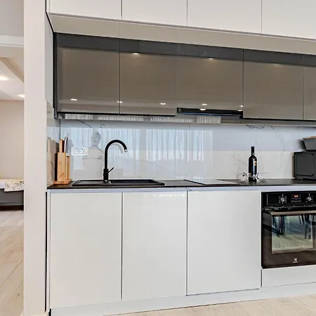 Appartamento In With Kitchen